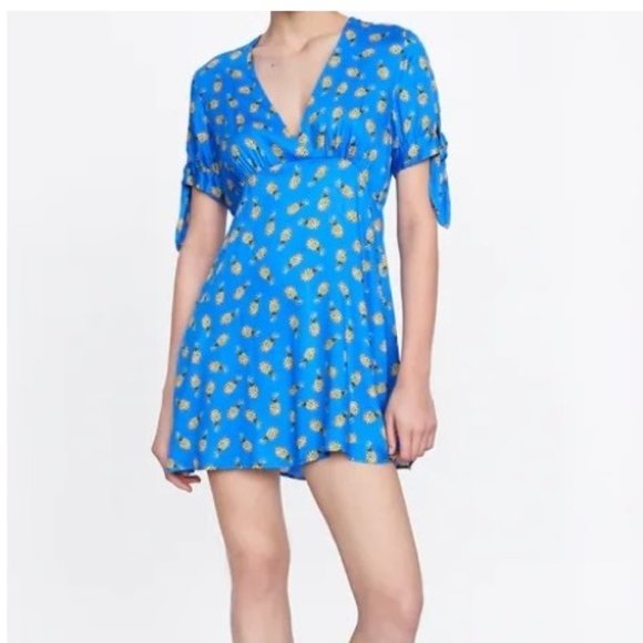 Size S Woman’s Zara Pineapple Print Mini Dress Blue Short Sleeve V Neck summer - Picture 1 of 7